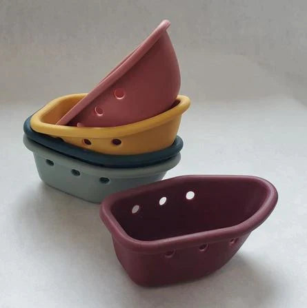 Noüka - Stacking Boats