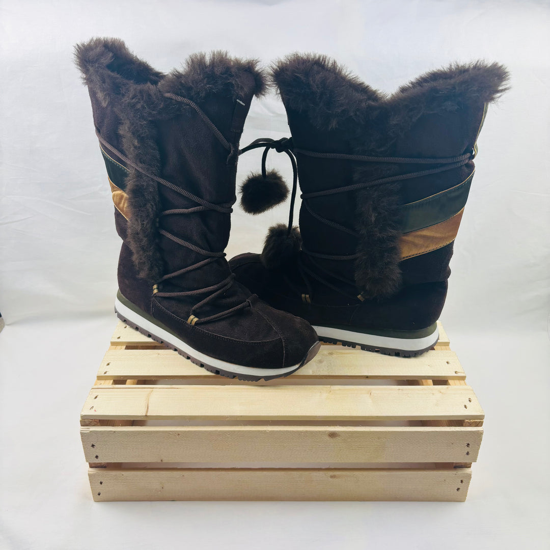 Levi's 725 Winter Boots - Size 10 Women's