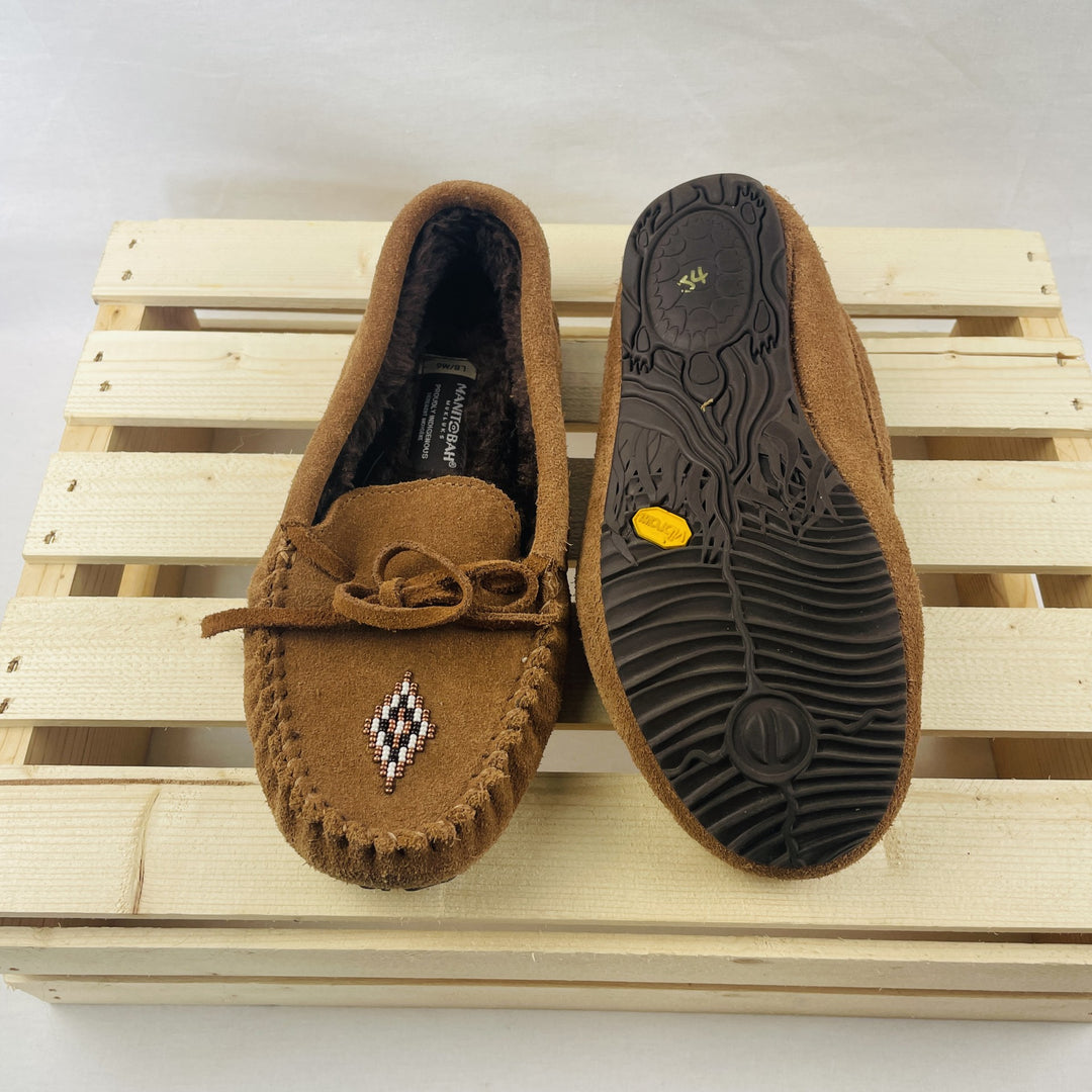 Manitobah Slippers - Size 8 Women's or 6 Youth/Mens