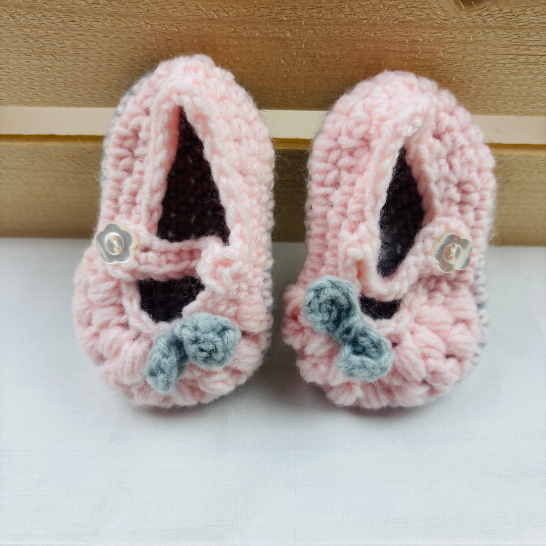Baby Hand Made Knit Slippers - Size 1 (0-3 Months)