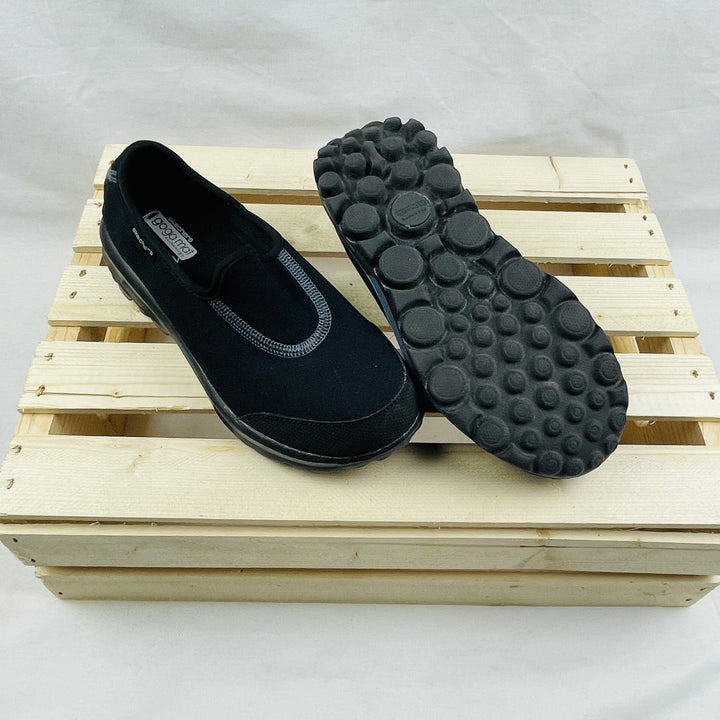 Sketchers Slip Ons - Size 6.5 Women's (5 Youth)