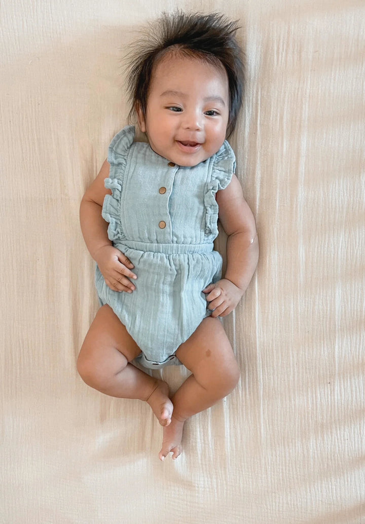 L'oved Baby - Organic Muslin Ruffle Bodysuit - Pitter Patter Boutique
