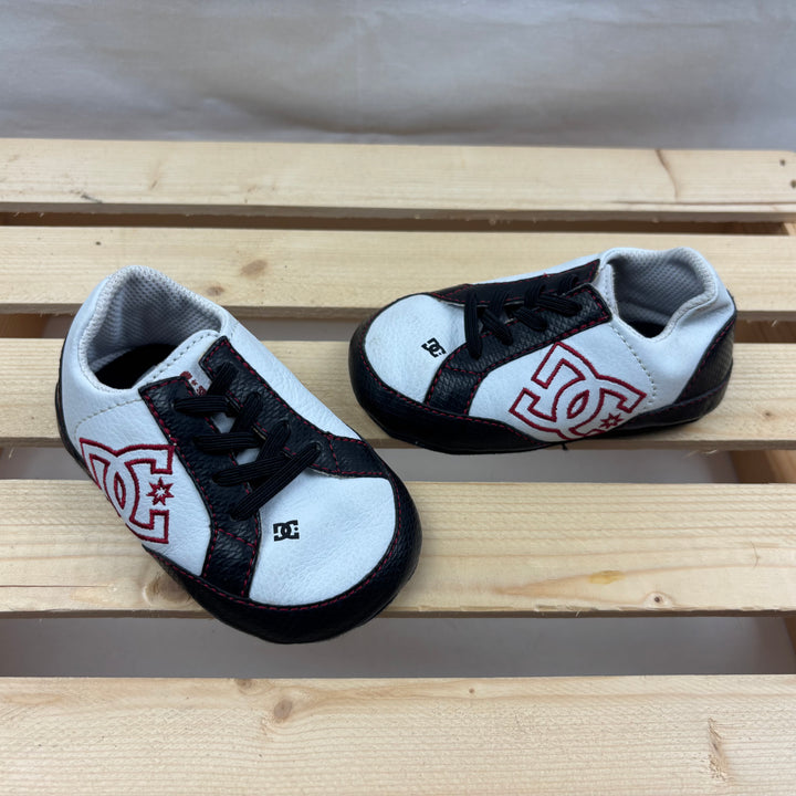 DC Baby Crib Shoes - Size 3 Baby (6-12M)