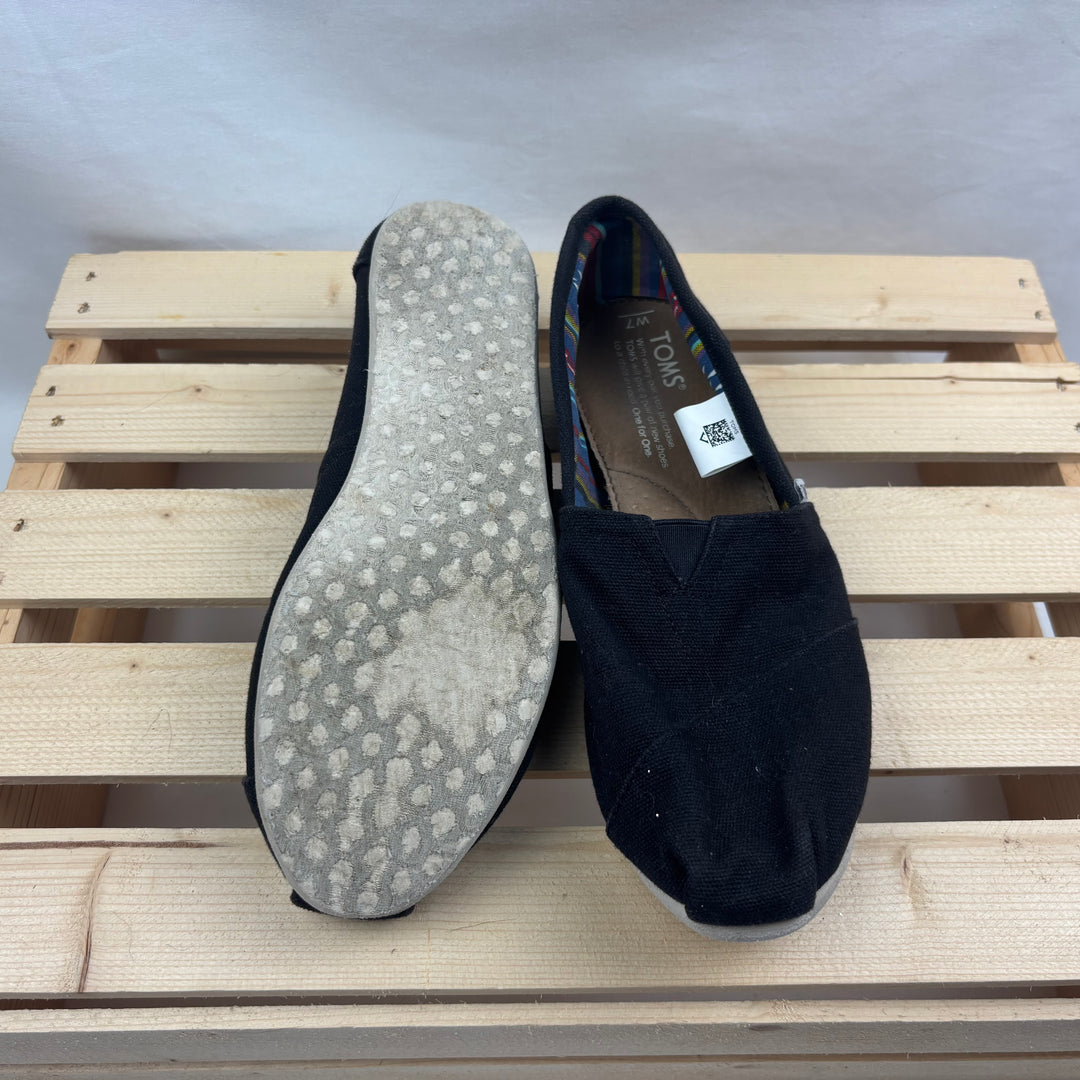 Toms Slip-On Shoes - Size 7 Women (5.5 Youth)