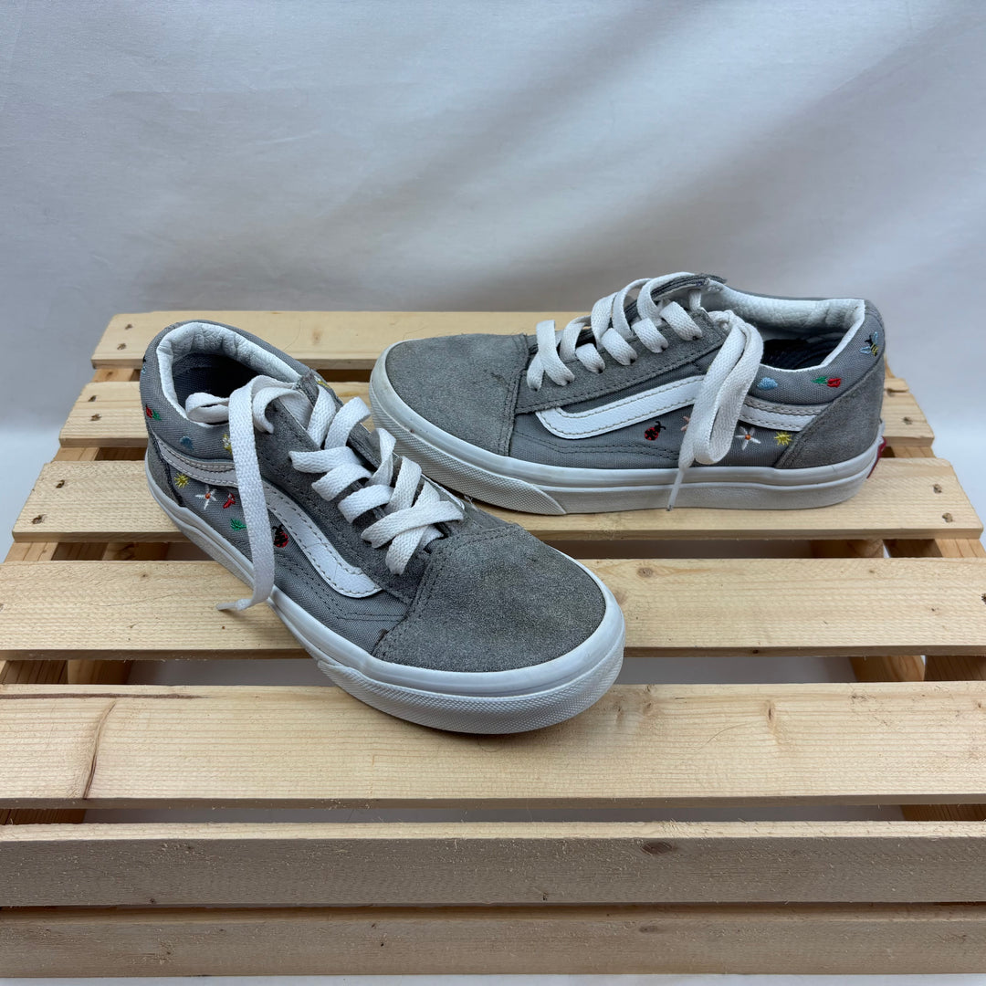 Converse Fashion Sneakers - Size 2 Youth (32.5 EU)