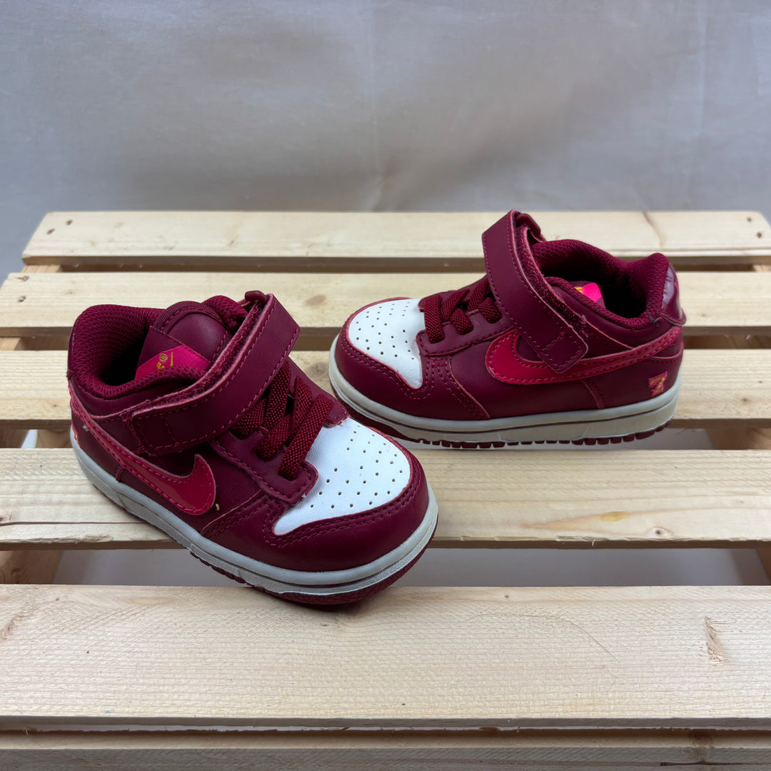 Nike Baby/Kids "Dunk Low" Sneakers  - Size 5 Toddler