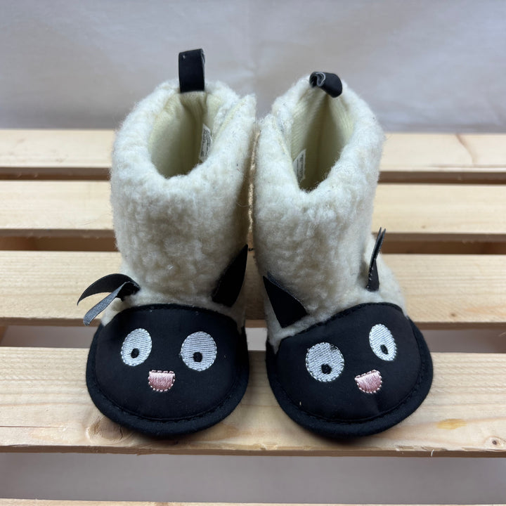 Baby Sheep Booties - Size 2 (3-6m)