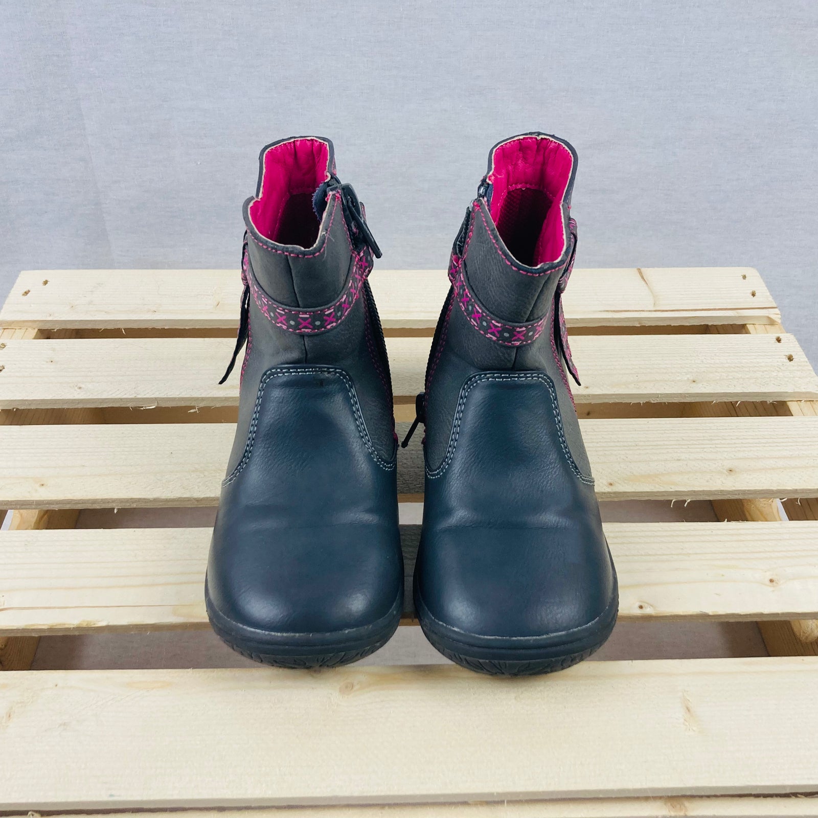 Papaya Short Boots - Size 7.5 Toddler (24 EUR) - Pitter Patter Boutique