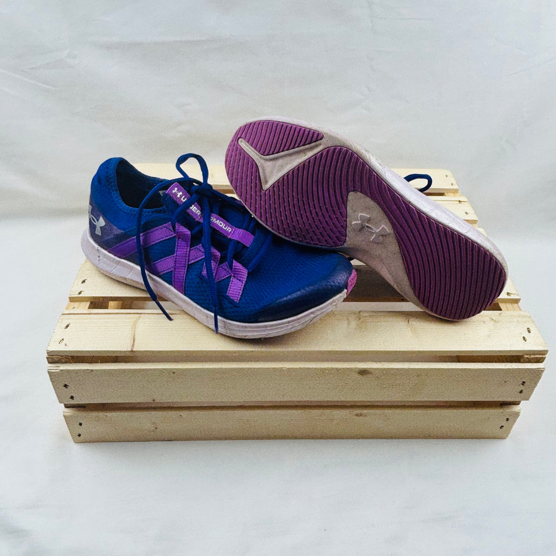 Under Armour Running Shoes - Size 6 Youth