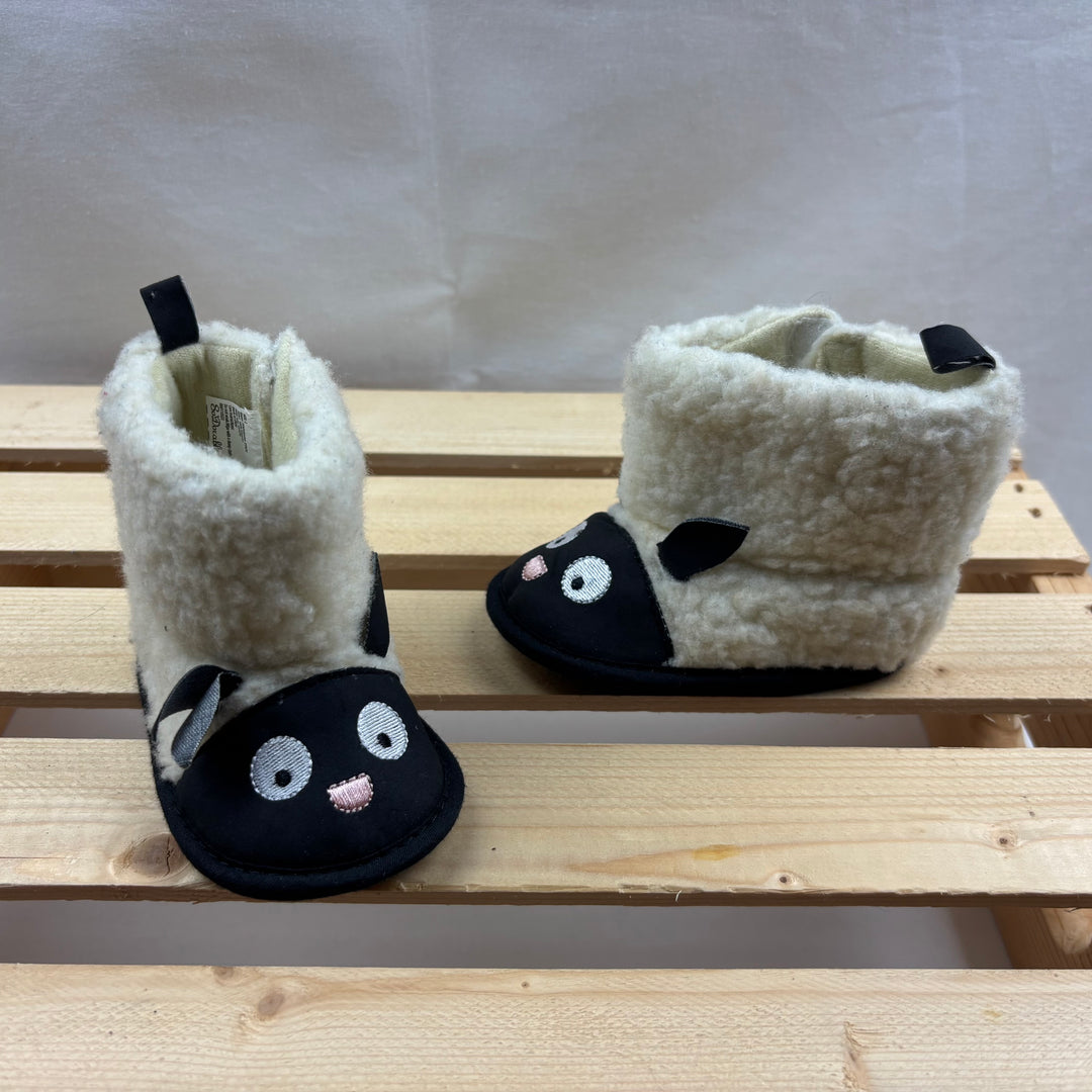 Baby Sheep Booties - Size 2 (3-6m)