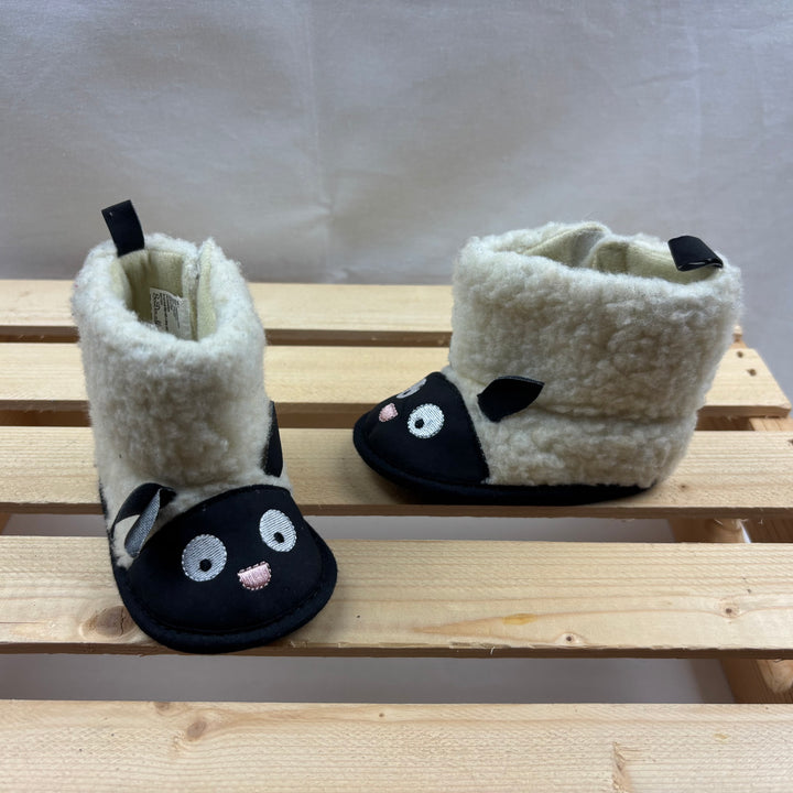 Baby Sheep Booties - Size 2 (3-6m)