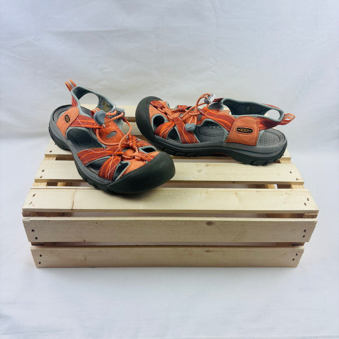 Keen Sandals - Size 8 Women's (6.5 Youth)