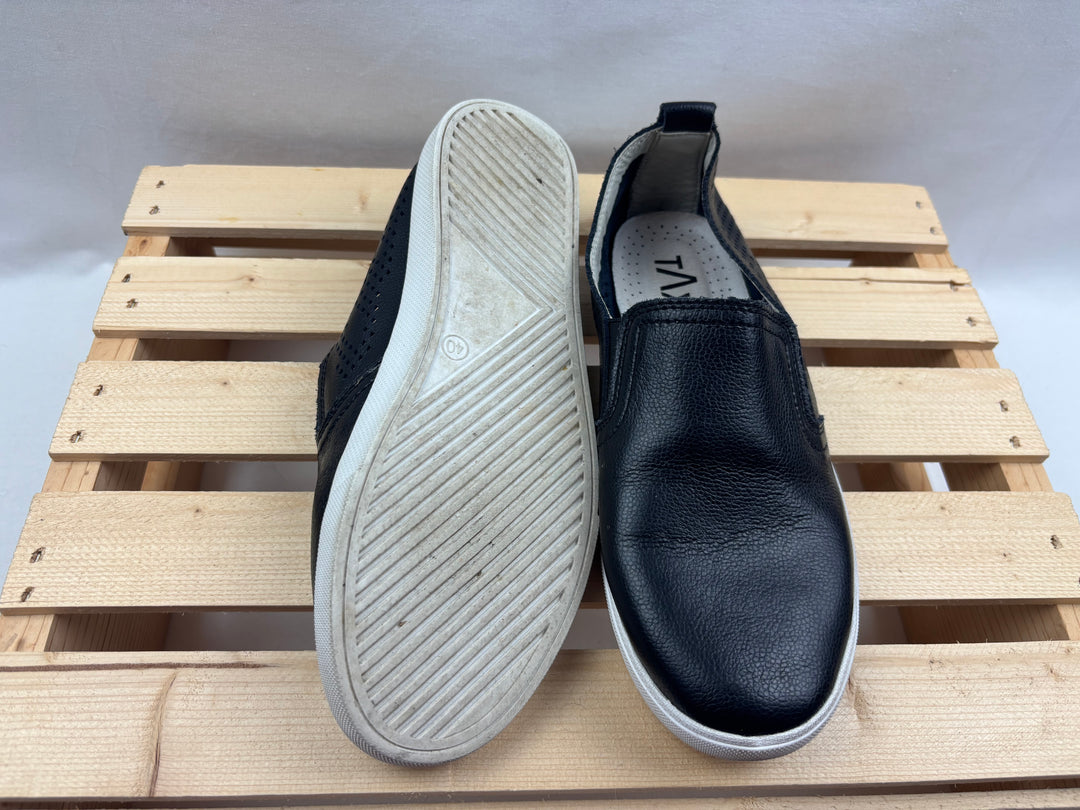 Taxi Slip-on Shoes - Size 9 Women&