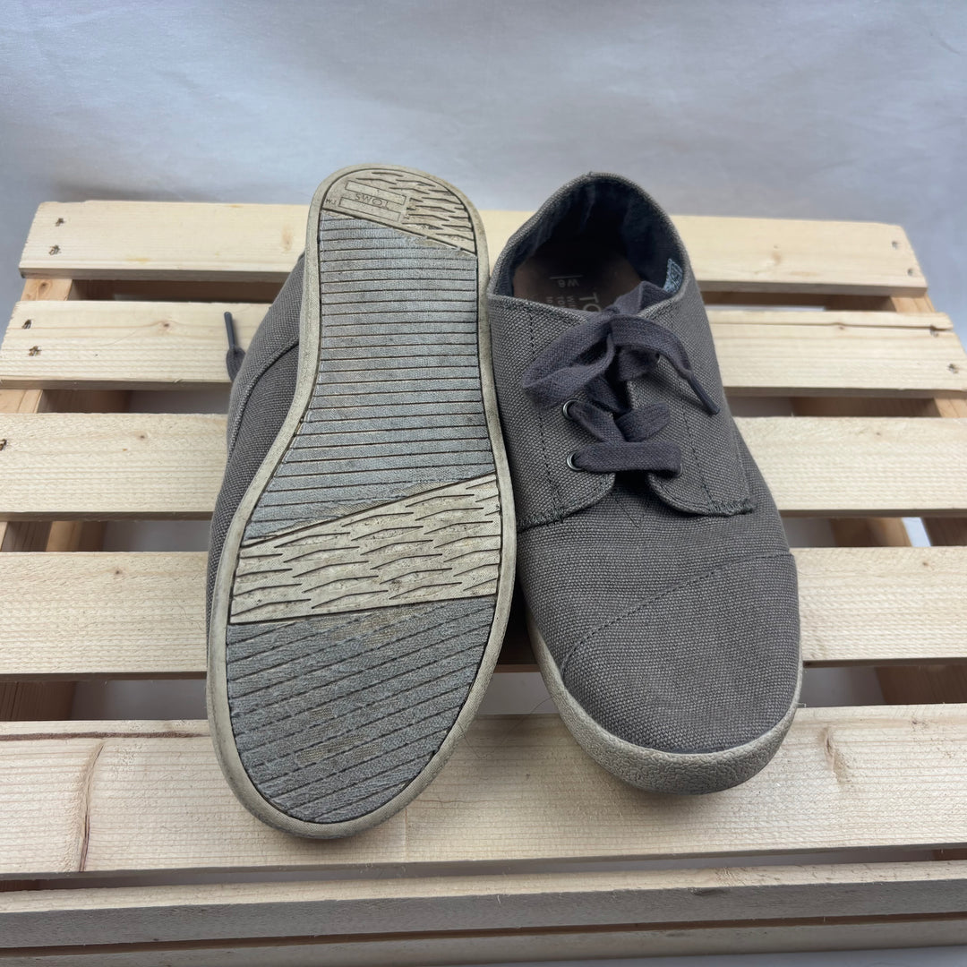 Toms Shoes - Size 6 Women (4.5 Youth)