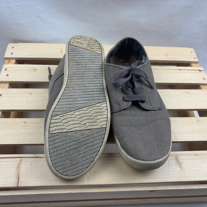 Toms Shoes - Size 6 Women (4.5 Youth)