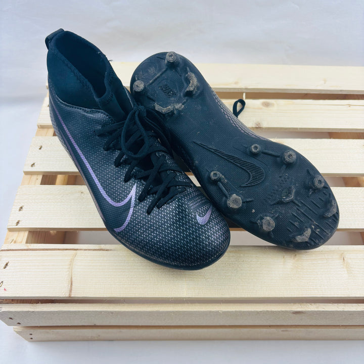 Nike Soccer Cleats - Size 3 Youth