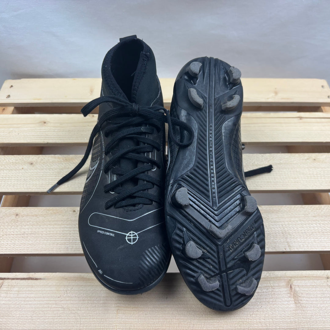 Nike Soccer Cleats - Size 1 Youth