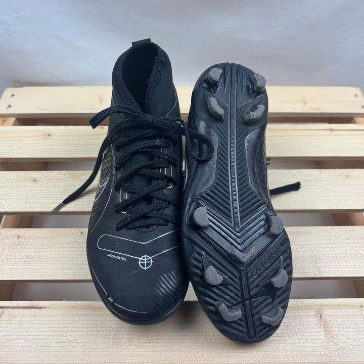Nike Soccer Cleats - Size 1 Youth