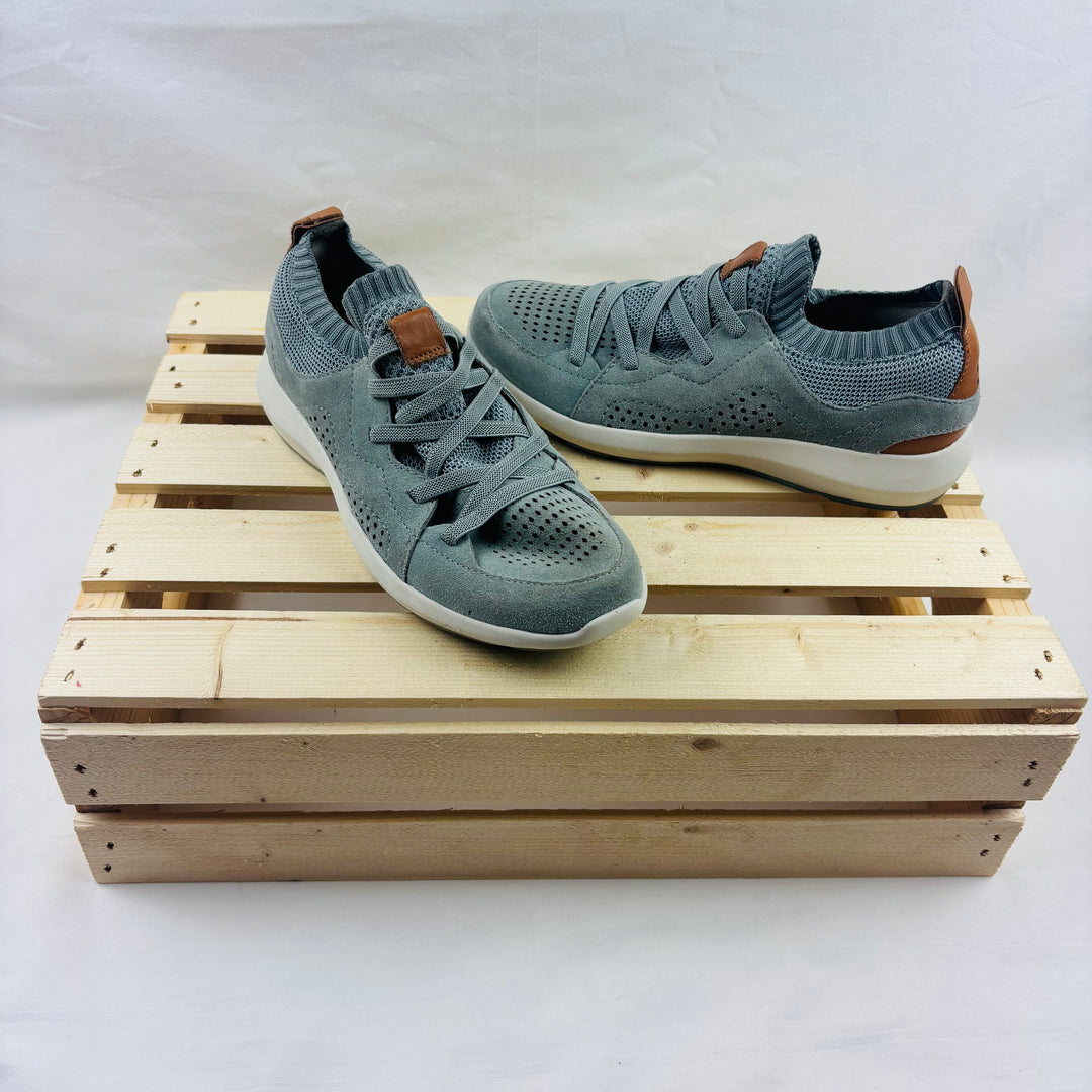 Earth Casual Fashion Shoes - Women's Size 6 (or Youth 4.5)
