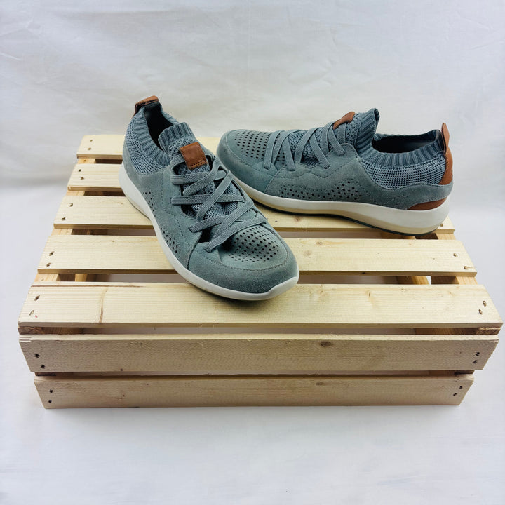 Earth Casual Fashion Shoes - Women's Size 6 (or Youth 4.5)