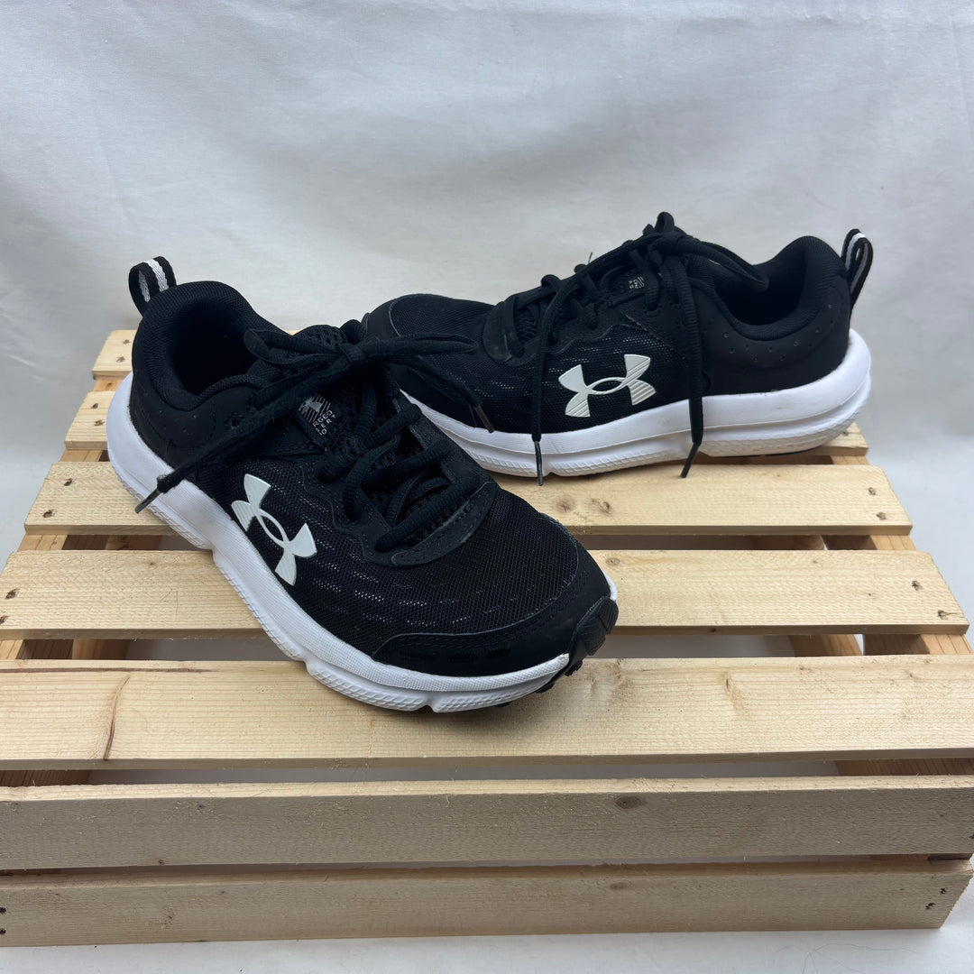 Under Armour Kids Running Shoes - Size 5 Youth