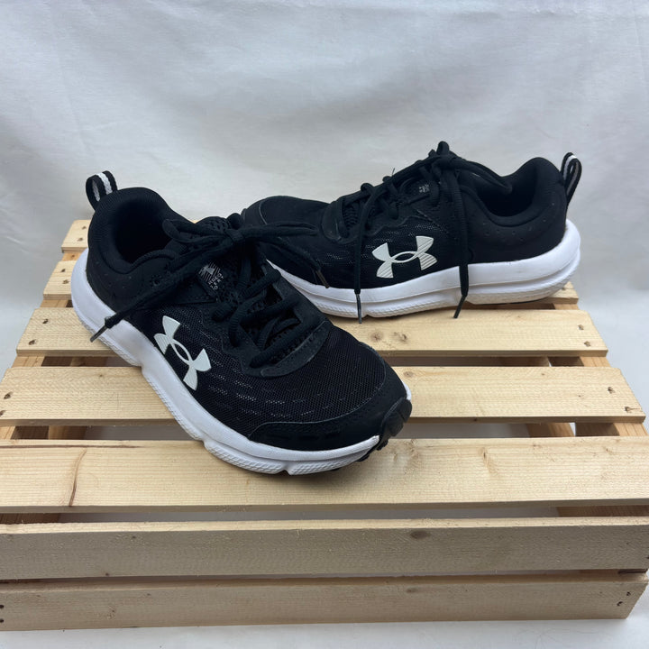 Under Armour Kids Running Shoes - Size 5 Youth