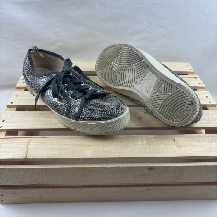 Zara Casual Fashion Shoes - Women's Size 6.5 (or Youth 5)