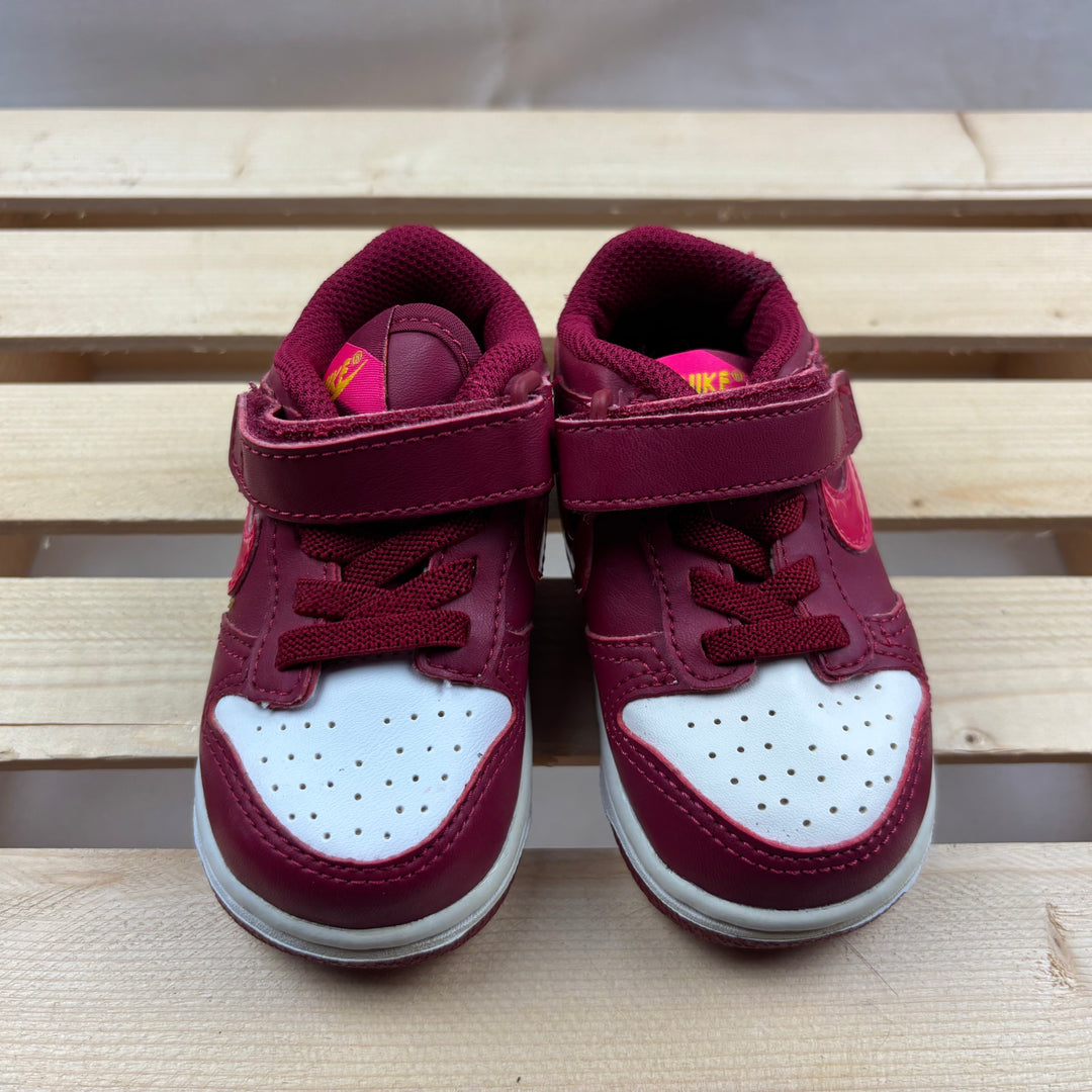 Nike Baby/Kids "Dunk Low" Sneakers  - Size 5 Toddler