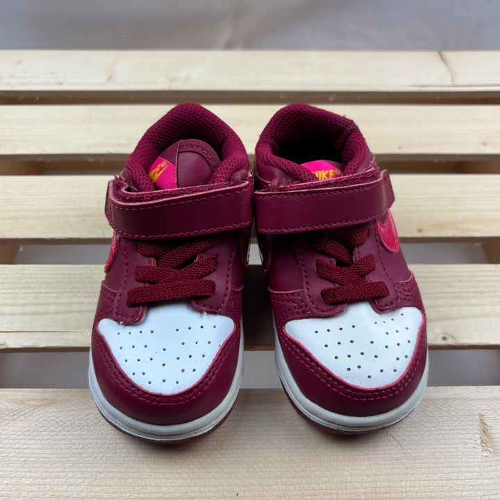 Nike Baby/Kids "Dunk Low" Sneakers  - Size 5 Toddler