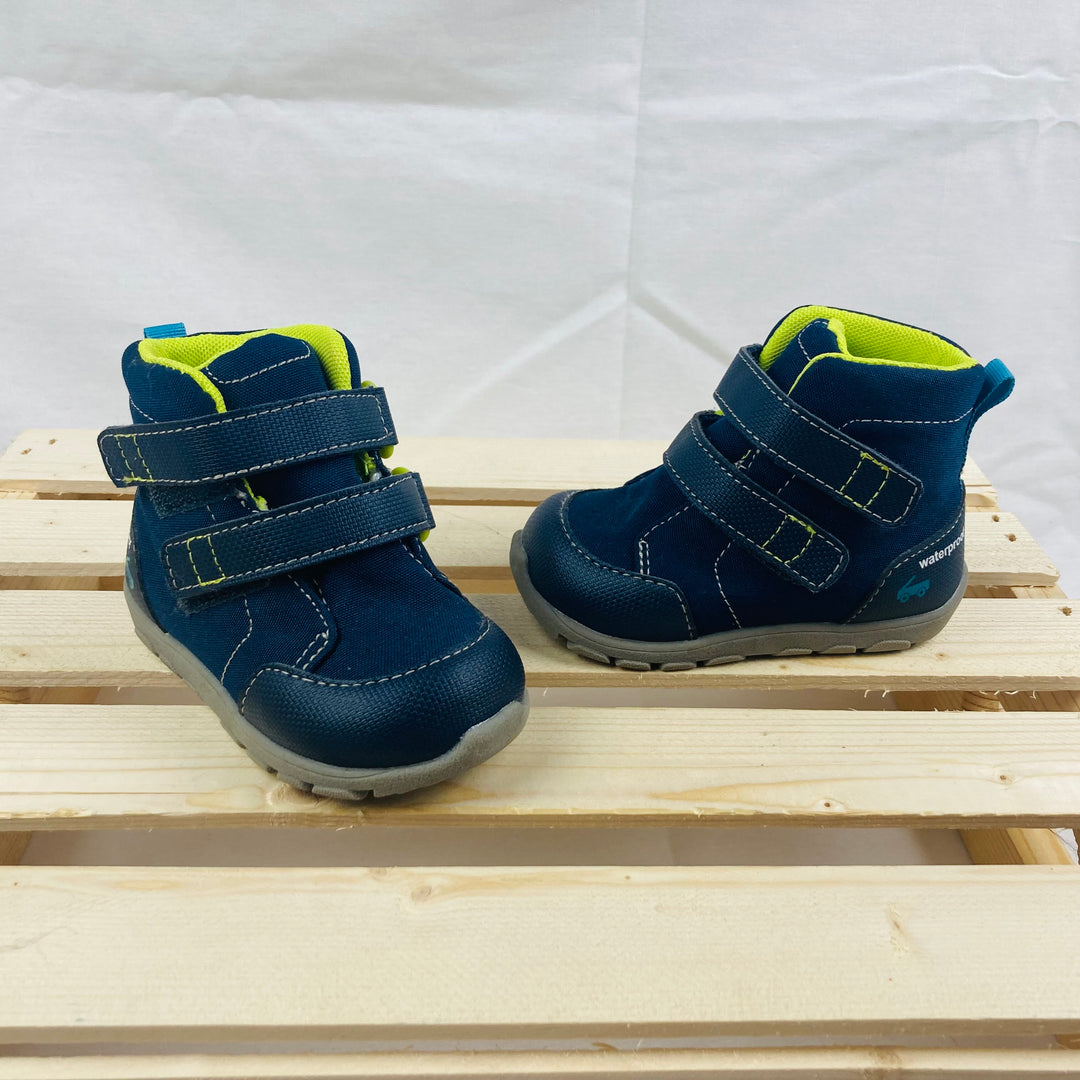 See Kai Run Skye Adapt Waterproof Navy Boots - Size 6 Toddler