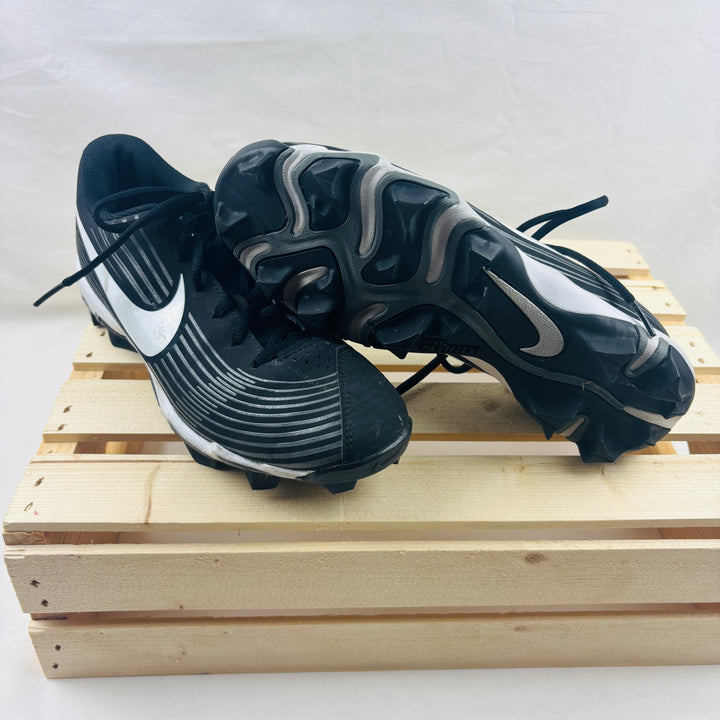 Under Armour Baseball Cleats - Size 8 Men's (39 EUR)