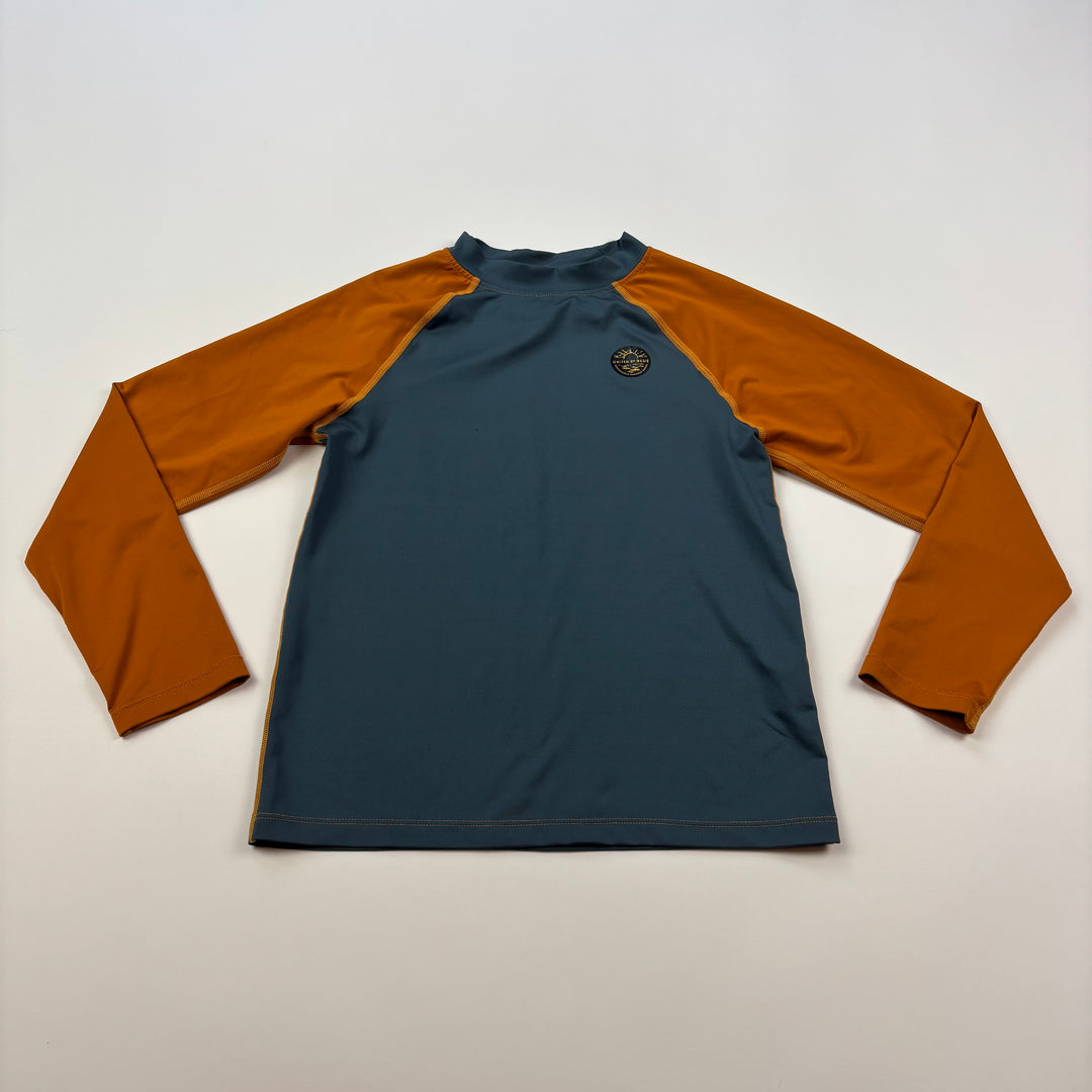 United by Blue Rashguard - Size Youth Medium (7/8Y)