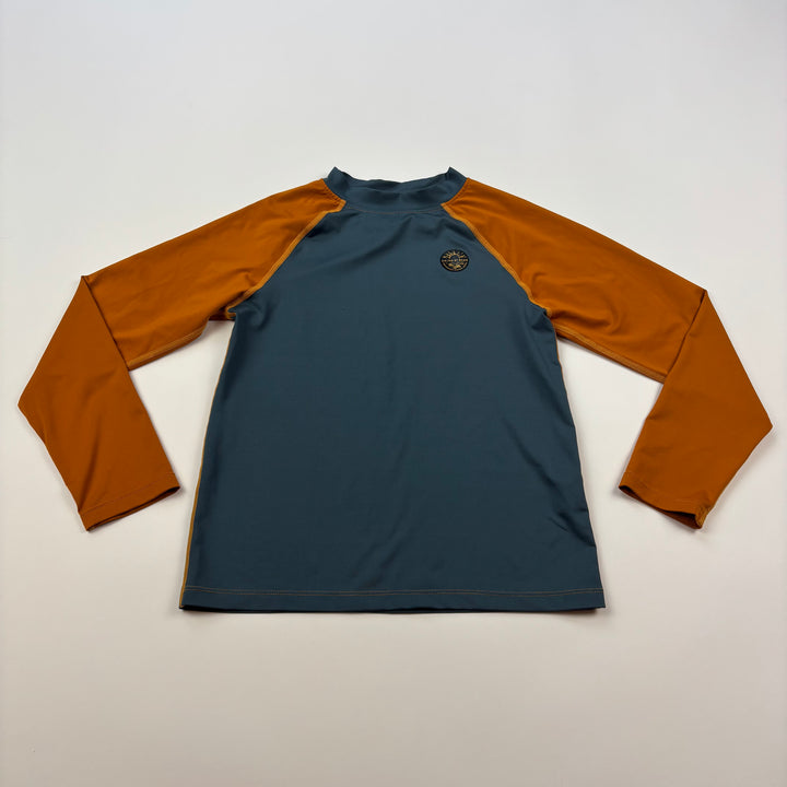 United by Blue Rashguard - Size Youth Medium (7/8Y)