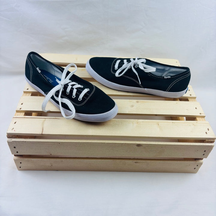 Keds Shoes - Size 7 Women's (5.5 Youth)