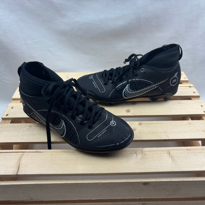 Nike Soccer Cleats - Size 1 Youth