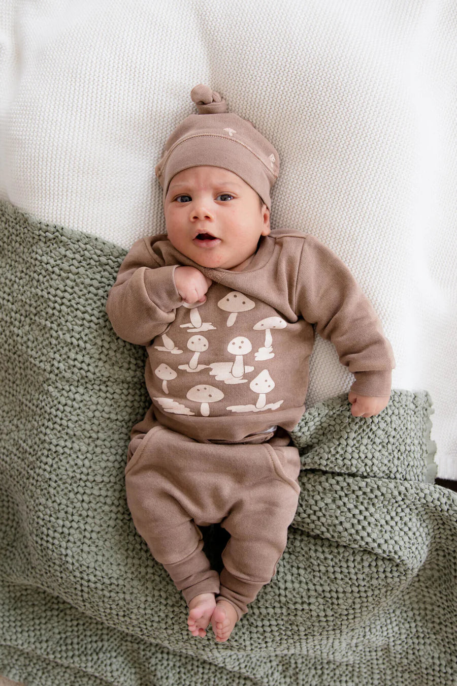 L'oved Baby - Organic Cozy Graphic Sweatshirt & Jogger Set - Pitter Patter Boutique