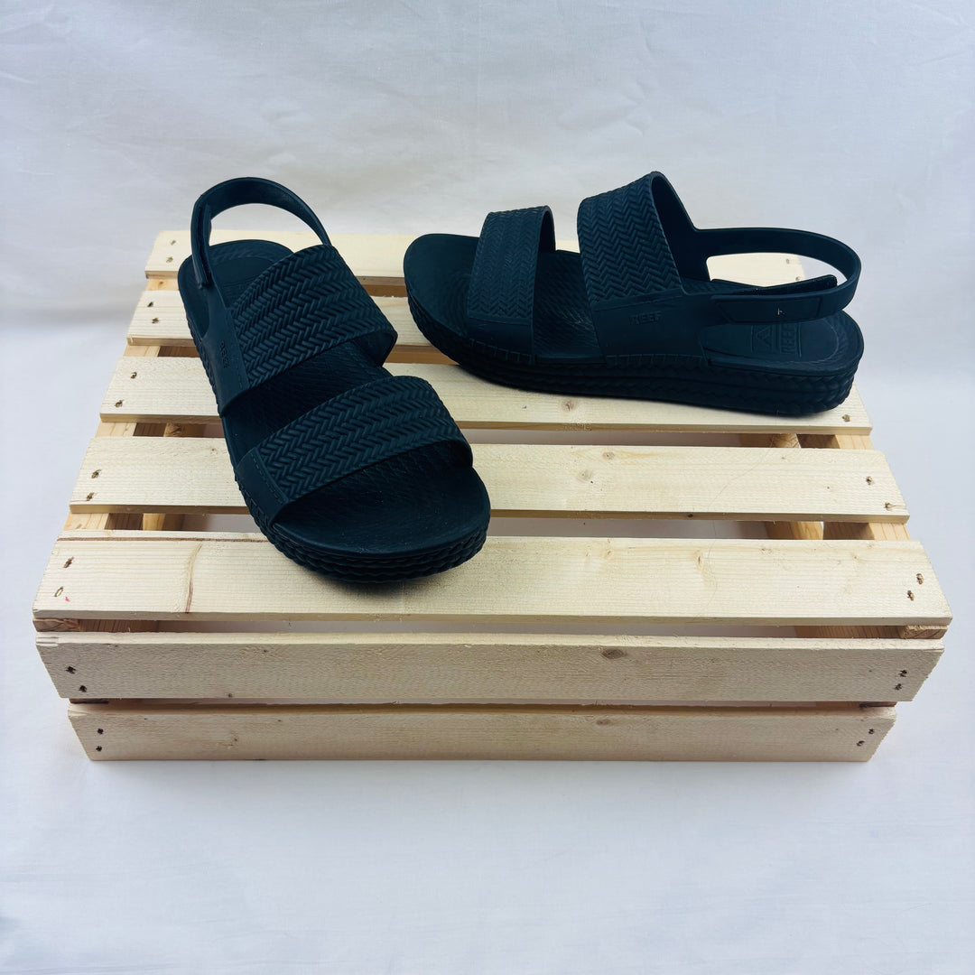 Reef Sandals - Size 8 Women's (6.5 Youth)