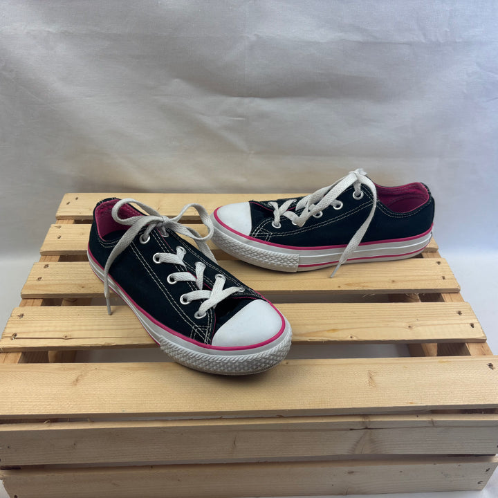 Converse Kids Shoes - Size 1 Youth