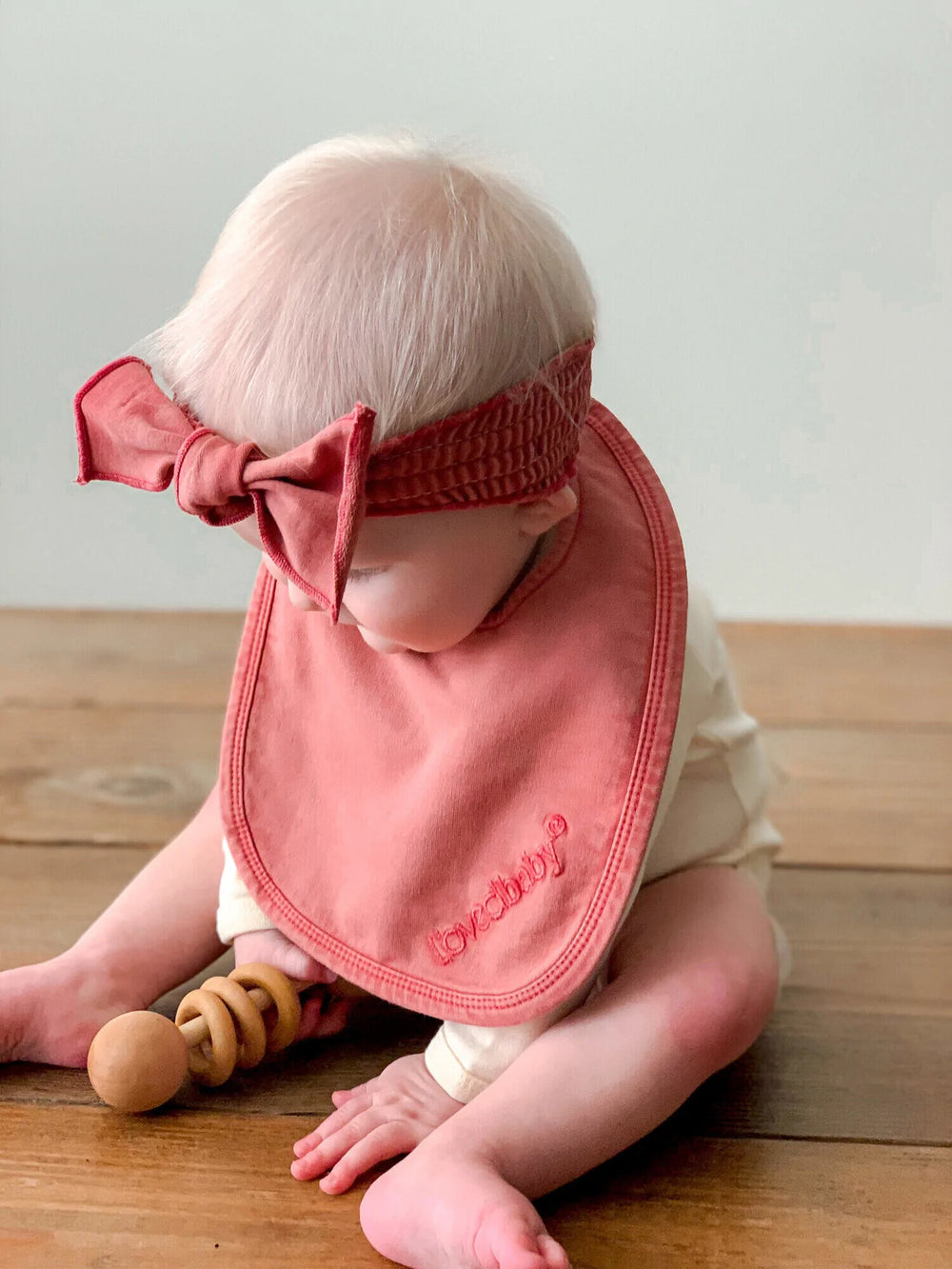 L’oved Baby - Faux Denim Bib - Pitter Patter Boutique