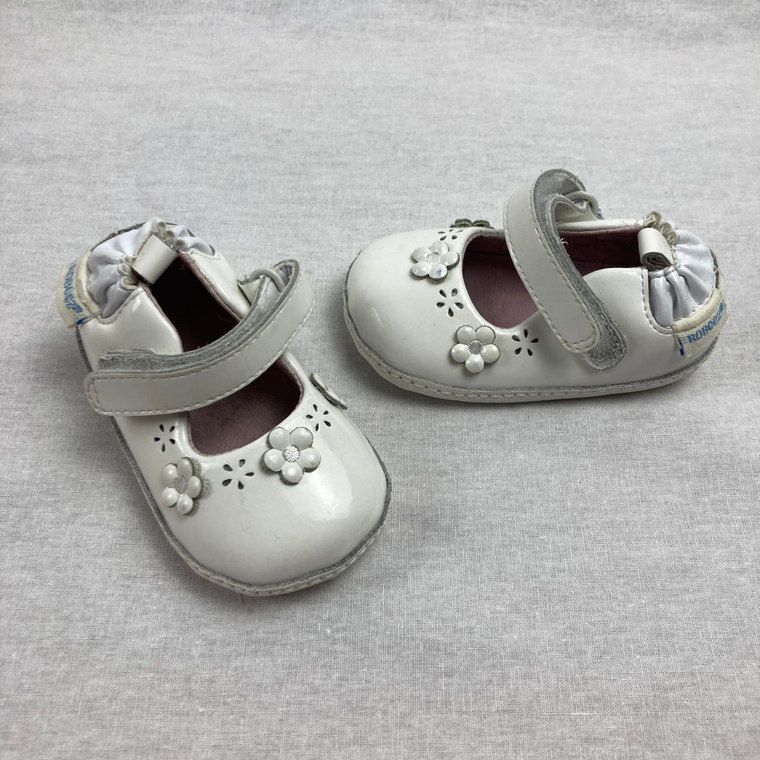 Robeez Baby White Shoes